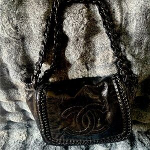 CHANEL Black Shoulder Bag